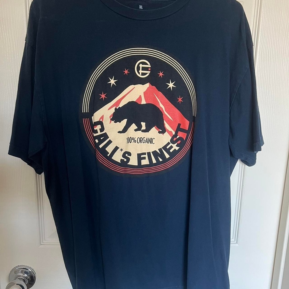 Calis Finest black cotton t-shirt with bear graphic. Size XL